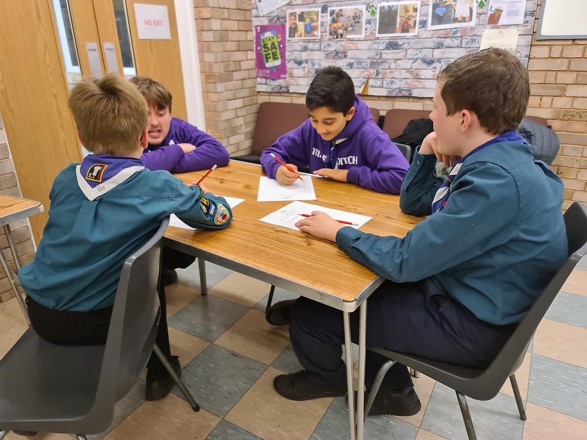 11thRedditch's tweet image. #BePrepared - our Eagle Scouts revisited some first aid best practises this week and then got down to learning how to safely use a saw. Good work everyone! 

#skillsforlife #scoutinglife @ScoutsHW @redditchscouts