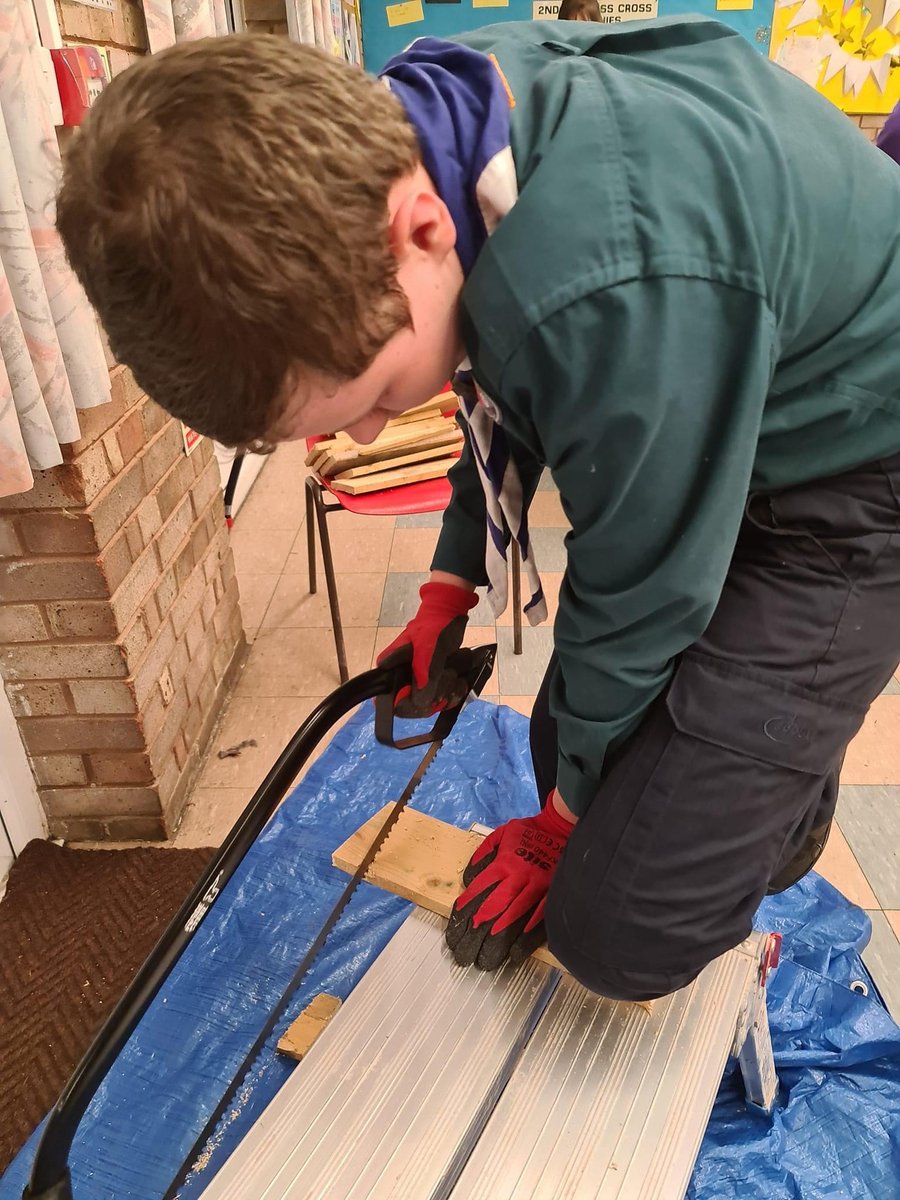11thRedditch's tweet image. #BePrepared - our Eagle Scouts revisited some first aid best practises this week and then got down to learning how to safely use a saw. Good work everyone! 

#skillsforlife #scoutinglife @ScoutsHW @redditchscouts