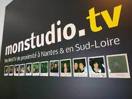 Bravo à l’équipe de #MonStudio.TV ! Je remercie Valérie Morice de la pertinence des questions posées ; le professionnalisme de Walter Bonomo du montage de la vidéo. Interview : youtube.com/watch?v=PIYlsd…

#LeCauseur #Bvoltaire #TVLibertés #RevueÉléments #LIncorrect