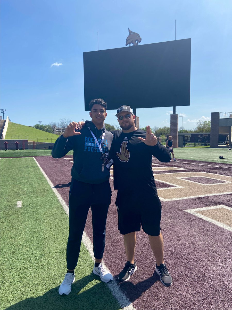 BenjaminRosa24's tweet photo. Had a great time @TXSTATEFOOTBALL! Thank you @andrewcobus and @CoachShoeOL for having me out! https://t.co/vqJvAQl8Ig