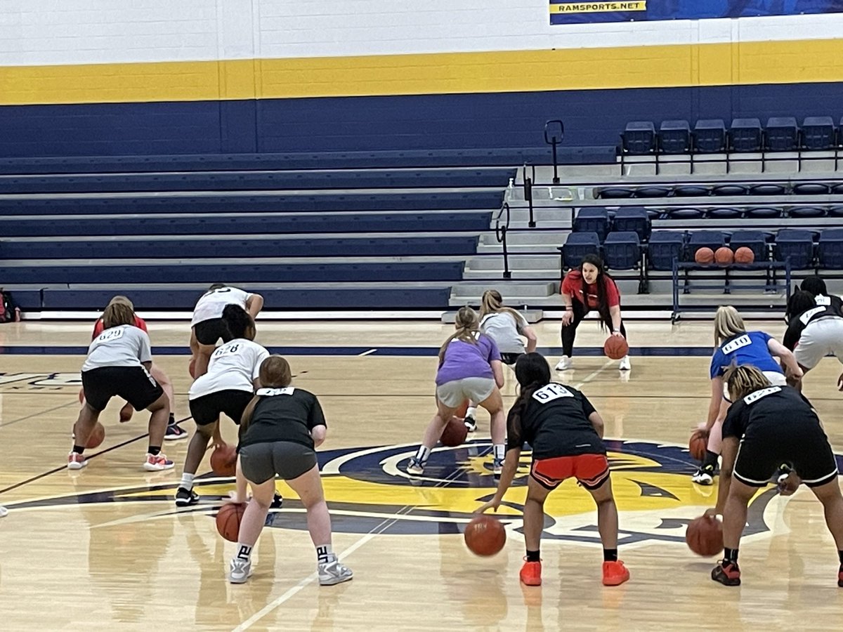 NorahLayman's tweet photo. Some great work and great coaching today with @txweswbb! https://t.co/NvulD2TJRf