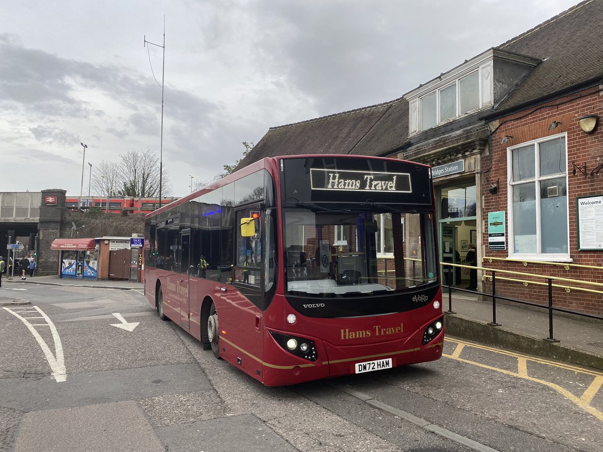 Arrivabus7's tweet photo. A wonderful day out today, Started off with 6136 on the 402 up to Sevenoaks &amp; back, then a 211 ride on 1518 before taking 3043 for a refuel and needed wash ahead of MOT. Then, headed to Lewes on the 29 and returned on RRP on DW72 before finishing the day on nighttime 6Xs on 4106. https://t.co/eBFq05G7Xy
