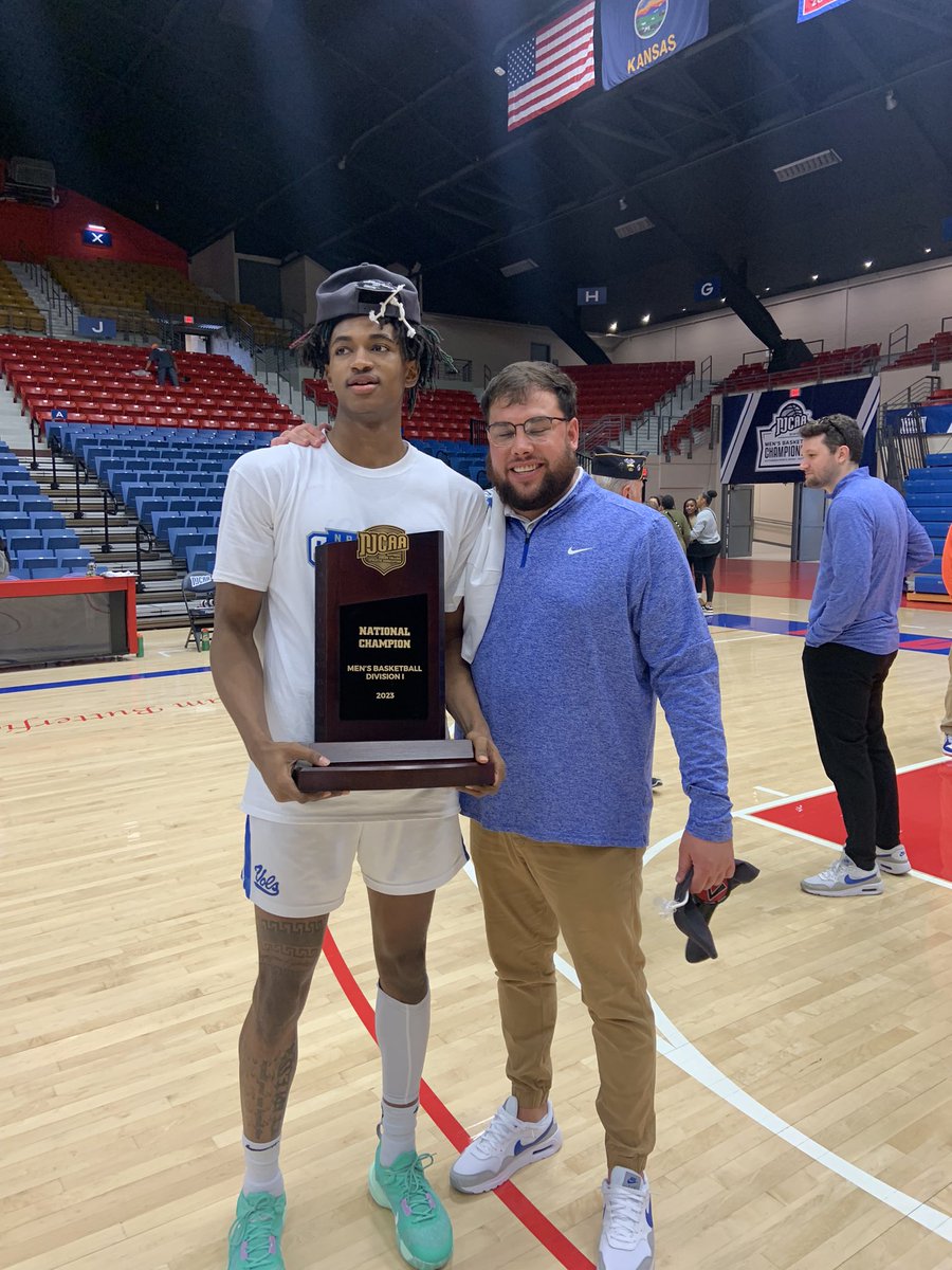 EJones__4's tweet image. ima national champion💙💙💙💙💙Ls uppp