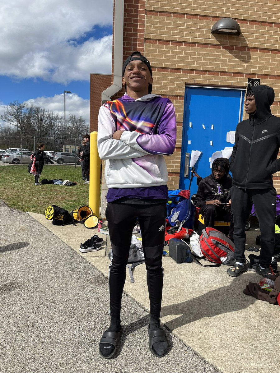 maletrack's tweet photo. CONGRATS to @QuentinGentry4 for placing 1st in the triple jump!!
@MaleBulldogs @LMHSCoachSmith https://t.co/79gY7Y2fUZ