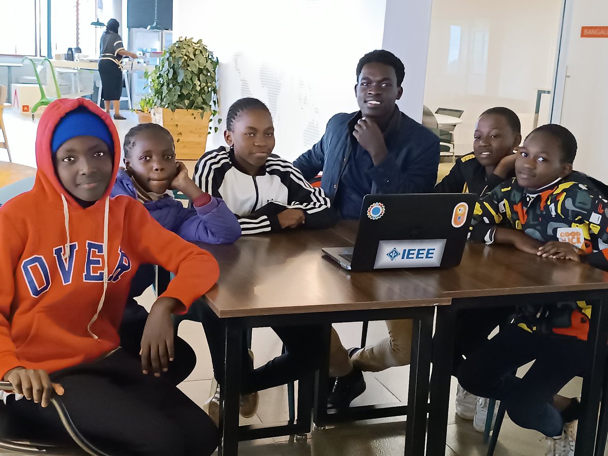 cherogonydennis's tweet image. I was glad to #volunteer as a technical Instructor for CodeYetu #kidsthatcode, a program that teaches coding to kids from children homes across Nairobi, Kenya. It is so satisfying to help the kids become exposed to the internet at an early age, and inspire them into #stem