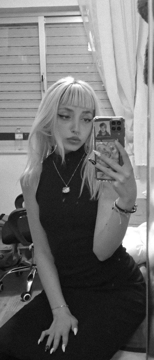 raxexaxi's tweet photo. 🫰🏽 https://t.co/qINW9tcpxv