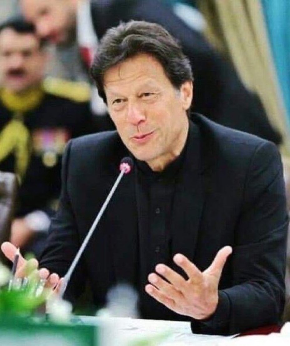 عمران خان کی تقریروں کو مین سٹریم میڈیا پر نہ دکھانے کی وجہ سے لوگوں نے TV دیکھنا ہی چھوڑ دیا ہے اور خبروں کا مین سورس سوشل بن گیا۔

جو چال عمران خان کو ختم کرنے کیلئے چلی تھی اسی چال نے حامد میر، غریدہ، عاصمہ چوہدری، کامران شاہد، منصور جیسے انکے درجنوں اپنے کارتوس ہی ناکارہ بنا