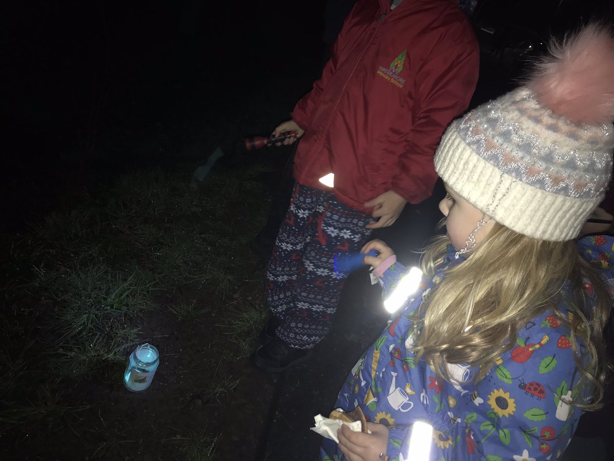 fran147a's tweet photo. Something different for this years @earthhour  

#MyHourForEarth #Bristol #localcommunitypassion https://t.co/ZX5Em94Le0