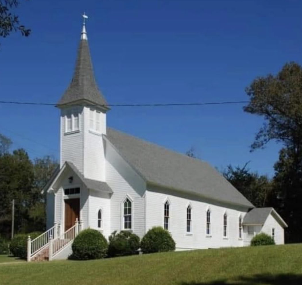 BradLoganTOC's tweet photo. Black Hawk Methodist Church in Coila, MS before and after the tornado damage in Carroll County, Miss. 

#MSWX | @spann | @matt_laubhan https://t.co/r8jStbERgb