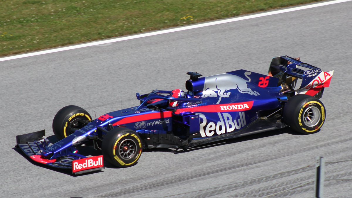 BRING BACK TORO ROSSO PLEASE THE CARS WERE SO SEX