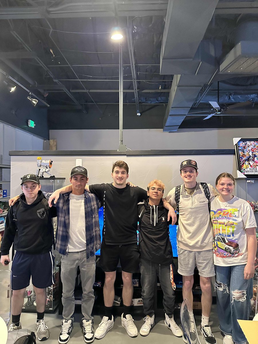 coins1k's tweet image. Y2K 3-0 Day 1 @ggezgamingcafe … Easy Pickens