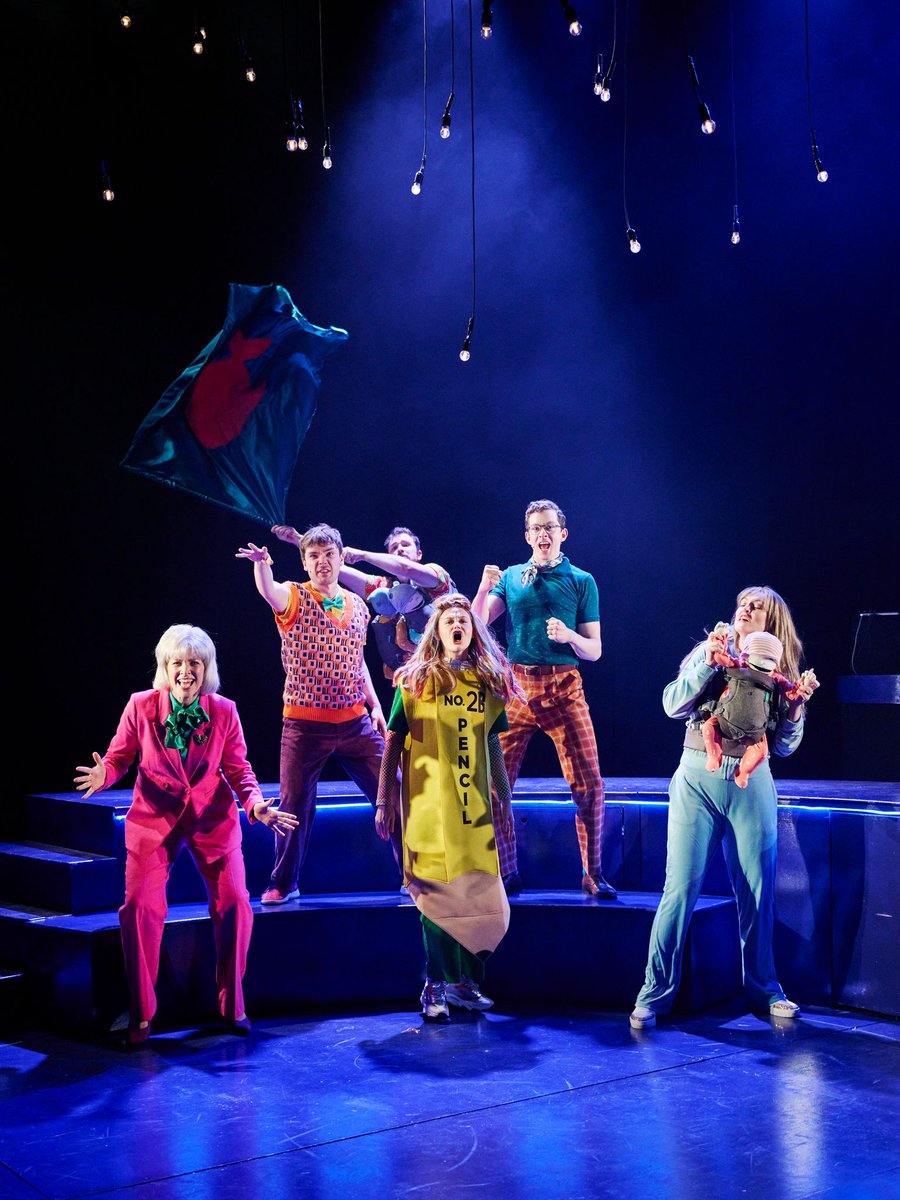 Gutter Bookshop tweet media