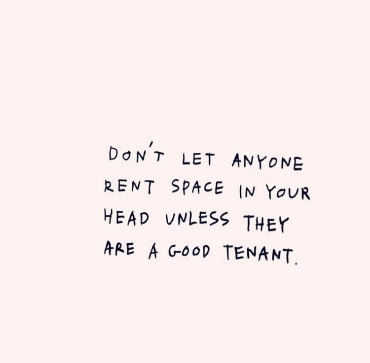 _katytate's tweet photo. @HannahLayford Hannah, you’re beautiful! Both with and without your wig. Some kids can be so cruel/stupid. https://t.co/M6P71ZePFf