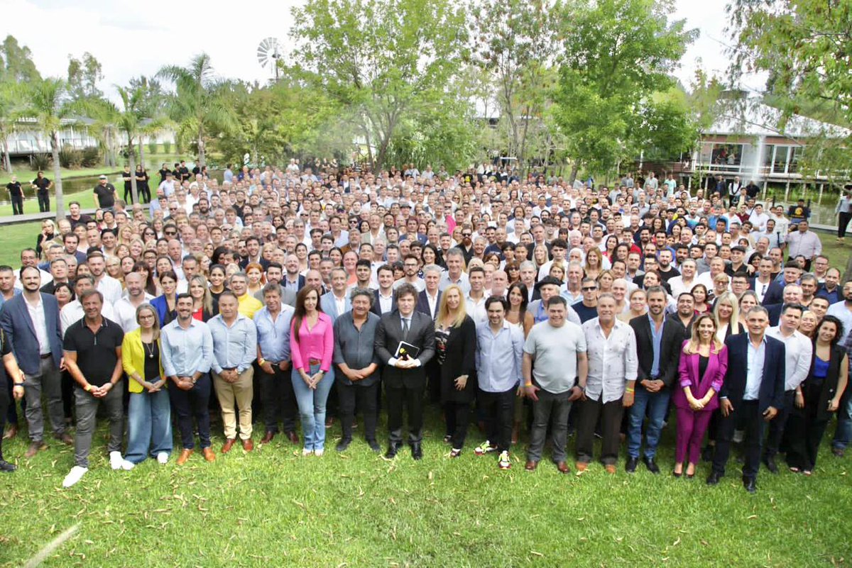 larraldejf's tweet photo. Impresionante la calidad de gente con la que compartimos este camino.
Gracias @JMilei https://t.co/EiaMO1tcHt