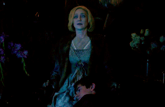hannah_korman's tweet photo. norma bates and jackie taylor my frozen besties https://t.co/KnpDHx5Fne