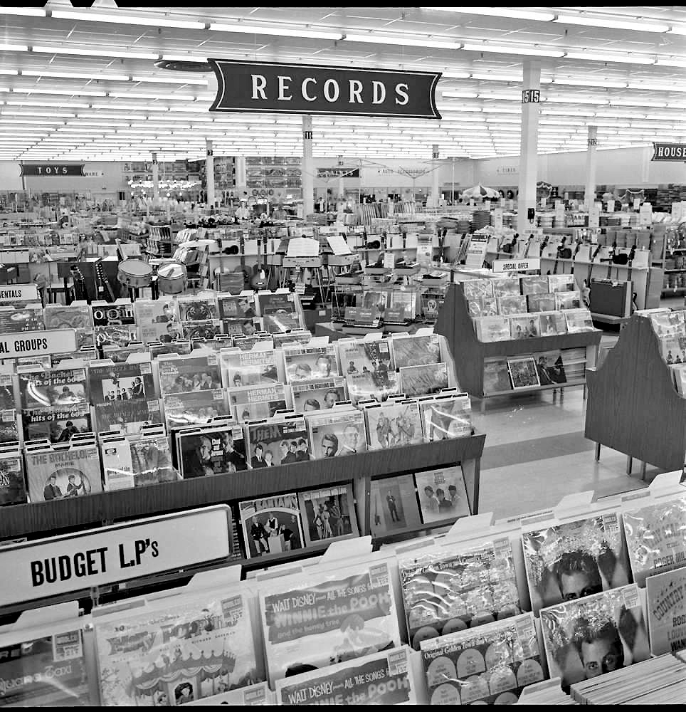 Them, Beach Boys, Herman's Hermits, Chad and Jeremy, Animals, Beatles, Righteous Brothers. Toronto, 1966.

#recordstores #1960s