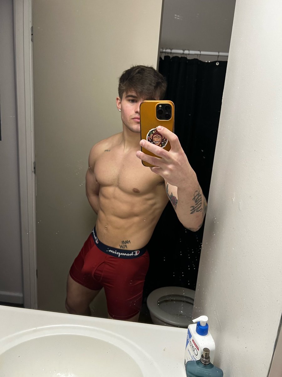 Brocklongmanof's tweet photo. Discounting my OF👇🏼#fitness
https://t.co/9GnG0Hs8Ne https://t.co/tUuxlTnE5T