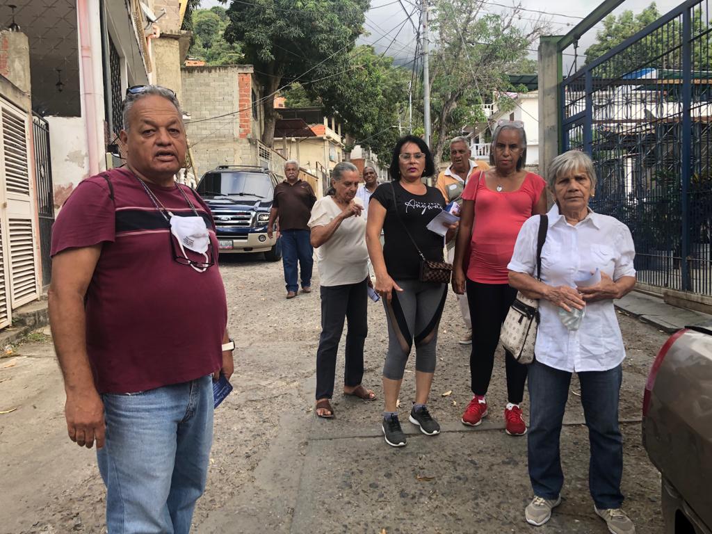 #25Marzo En la pquia Caraballeda sector bajada de la miel,calle Rada, hasta las piedras,  siguiendo la Ruta de la Prosperidad. Nuestros activistas en Contacto Directo llevando con  entusiasmo y alegría, el mensaje del candidato Presidencial Carlos Prosperi, Vamos todos en UnidAD.