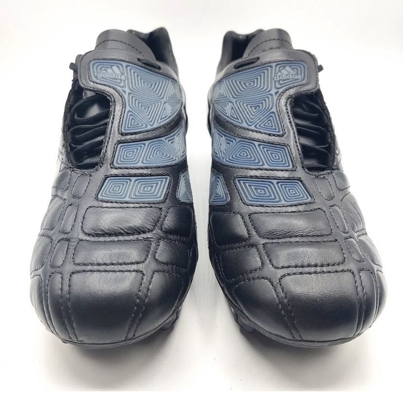 Retrobootsie's tweet photo. Prototype Predator Rugby

Firm Ground UK10.5

A mish mash of lots of different boots combined to make this crazy pair. 

Have you ever seen anything like them? 

Tag someone who needs to see them 🤯

#retroboots #adidaspredator https://t.co/cCTyTWD0bM