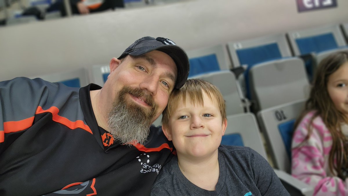 MillerTime30's tweet photo. It's HOCKEY NIGHT!!! #LetsGoKomets !!! https://t.co/AjP8CehfK0