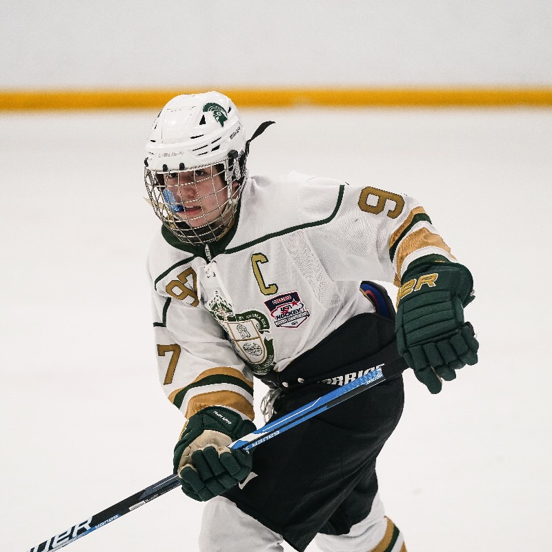 usahockey's tweet photo. “We’re just kind of that dark horse that no one really expected. It’s something we’ll never forget.”
 
Damien High School in La Verne, California is making its #USAHNationals debut this year 🌴 🏒. Read feature ⤵️