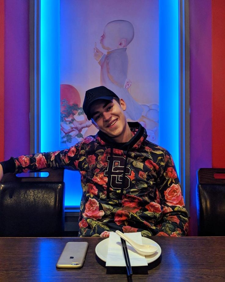 heroftpoland's tweet photo. Miłej nocy 🚀
•
#heroft #herofiennestiffin #after #afterwecollidedmovie #afterwefell #AfterEverHappy #hardin #hardinscott #afterwecollided #aftereverything #afternators #aftermovie #hair #boy #london https://t.co/gppf7q697W