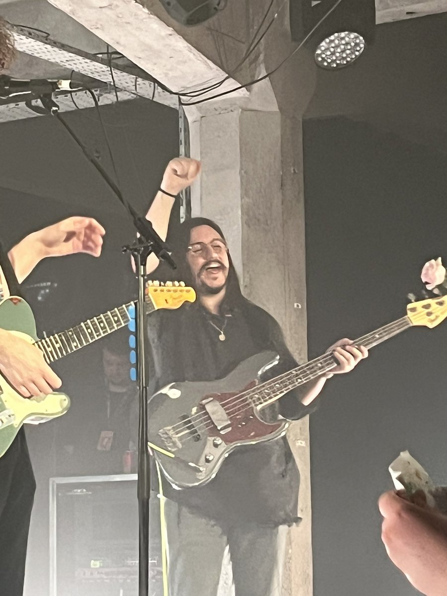 cerys1912's tweet photo. glasgow loves lovejoy!!!!!!!!
you guys were fucking incredible as always, come back soon <3
(i’ll add some more photos/videos to this thread later on :])
#InselaffeGLW https://t.co/WzZuTjlMDW