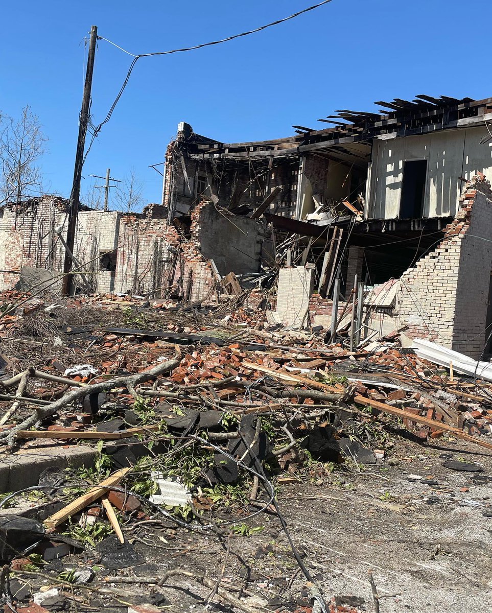 RedCrossENC's tweet photo. The Red Cross is deeply saddened by the loss of life and devastation brought by the horrific tornado that touched down in Mississippi. For those interested in helping people affected by the tornadoes and storms in the south, please visit https://t.co/JcVget1zHX https://t.co/FGlv08iRYv