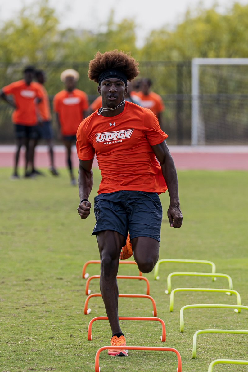 Charles Austin Classic | 🥉 Sam Johnson II takes 3rd in the men’s 400-meter dash in 47.35, the 5th fastest time in program history! Sam also led #UTRGV with a 10th place finish in the 200 ✌️ 
#RallyTheValley #WACotf