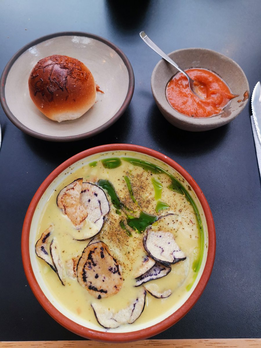 kajchero's tweet photo. Esta sopa de Mani con su llajua y pan más el fideuchu que he almorzado hoy, me han reseteado la vida 😋 #Manqa https://t.co/WqbOkPb32E