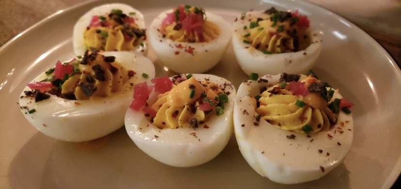 thecottagect's tweet photo. Is six ever enough?

#deviledeggs #eatlocal #westporteats #thecottage #restaurant #ct #connecticut #westport #foodie https://t.co/DvSNmlrpMG