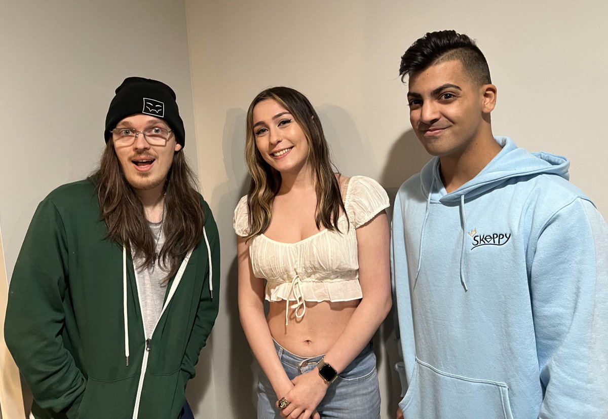 BadBoyHalo's tweet photo. ME AND MY HOTTIES ALL IN THE SAME PLACE https://t.co/0WLNdTTeTL