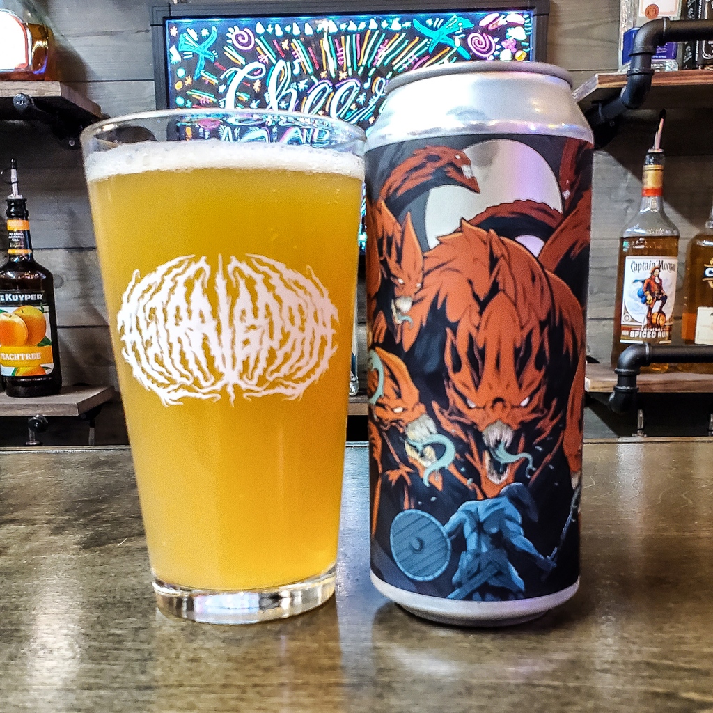 What are you drinkin' tonight? 🍺

Filling our glass is the Mythical Misfits: Hydra NEIPA by Seven Island Brewery. Yiamas!

#astralborne #beer #astralbeer #craftbeer #nowdrinking