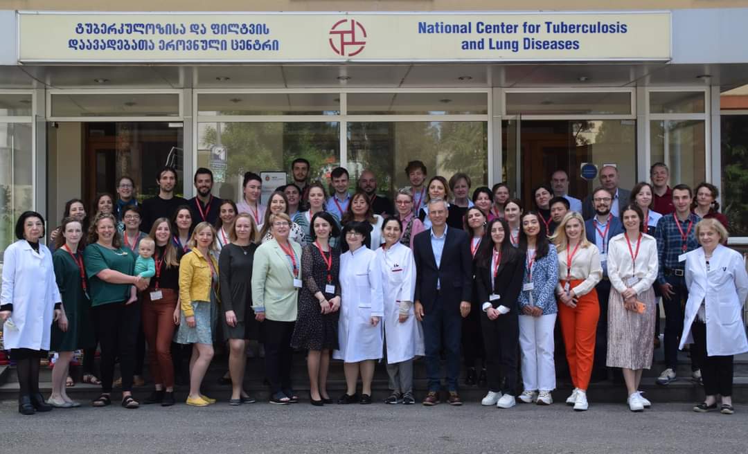 DrJessPotter's tweet photo. Are you a clinician or researcher interested in #tuberculosis and working in Europe? If so, I highly recommend applying to @TBnet_EU academy. 
This is us in Tblisi last year (me and the baby were well looked after which tells you everything about the team) https://t.co/pUN8bEQd88 https://t.co/JyR2ys6PMo
