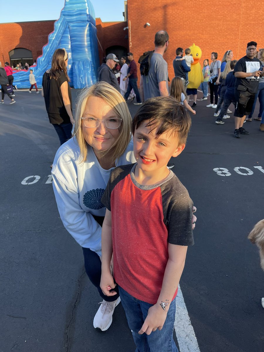 JuneTribble's tweet photo. Wow! What an incredible evening at the North United Family Fun Fest! Great job, North United Assistant Principals! https://t.co/Ed9ksmqcbc