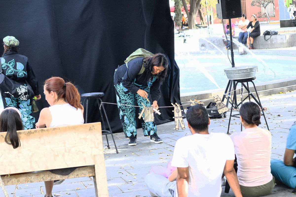 Jardín del Carmen fue el escenario donde se presentó “Niñas de la Guerra”, una obra para todo público que encantó a sus espectadores.

¡Gracias por acompañarnos! 

#ContigoYConRumbo
