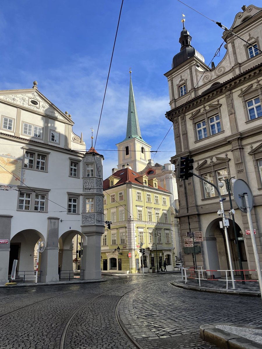 caricakes's tweet photo. just posted a vlog of my trip to prague 🦢 https://t.co/RFjUEO3cKB https://t.co/1wsOPbJzS3