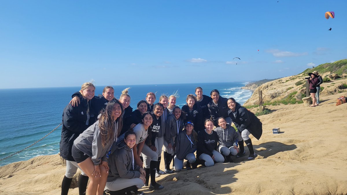 Amy_Hayes22's tweet photo. #Gliderport #ChoTime @UCSBSoftball https://t.co/1tr3gxE0fc