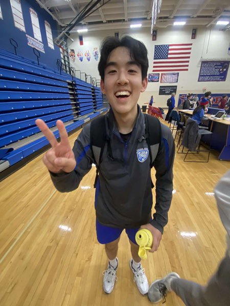 Varsity finishes with a win over Naperville North to conclude a 2-2 weekend at the invite we co-host with Barrington. Sometimes fast, aggressive, and dynamic. Other times…not. 🤷🏻‍♂️ Plenty to work on over break. Cougars 4-2 overall with matches coming up against Mundelein and LZ.