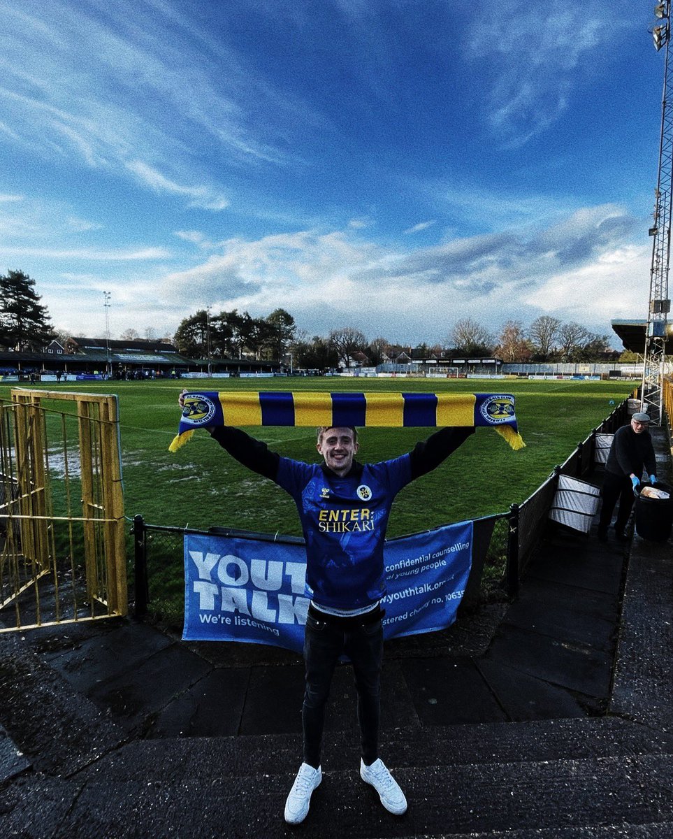 tylerrohr6's tweet photo. What a day 💛💙 @stalbanscityfc https://t.co/7fohDiNhOj