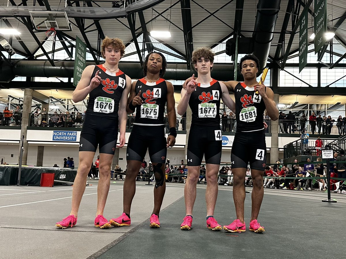 4X200 INDOOR 3A STATE CHAMPS &amp; NEW INDOOR SCHOOL RECEOD! 

🔥1️⃣:3️⃣0️⃣.5️⃣6️⃣🔥 

LAKATOS - 22.5*
BRNFRE - 22.8*
LANE - 22.8
WILSON - 22.4*