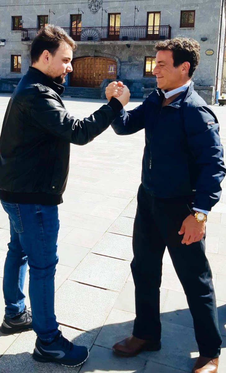 📍Hoy presentamos a Oihalitz, joven y valiente candidato del PP a alcalde de su pueblo, Alonsótegui.

(El pueblo de Urkullu, con dos alcaldes PNV condenados)

Oihalitz debe saber que además de muchos de sus vecinos, también le apoyamos miles de vascos y millones de españoles 💪🏼💪🏼