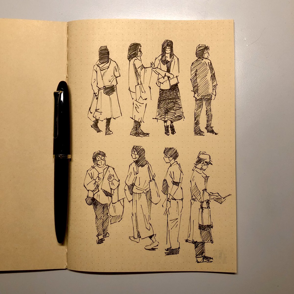 先週の #紙博 で買った #MeetsTakegami の竹紙ノートと #神戸派計画 の万年筆用Liscio-1ノートに人物スケッチした。あと1冊ノート買ったからスケッチしよう🖋
https://t.co/EEDWwHcpUe 