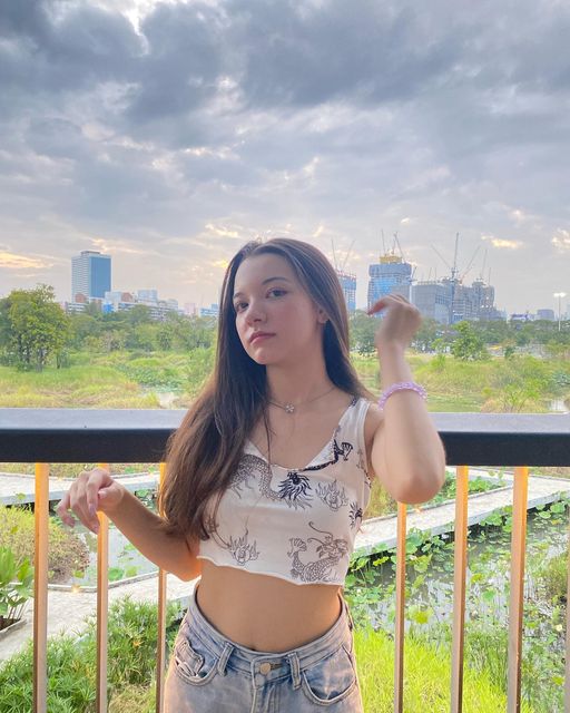 AnisaAreya's tweet photo. awal kerja mu dengan foto hihi
#batam https://t.co/Llvb574XJw