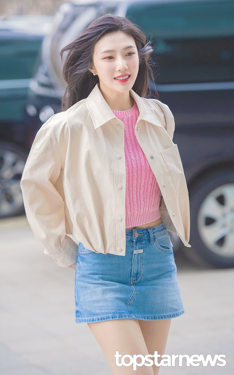 DC 조이갤러리 tweet media
