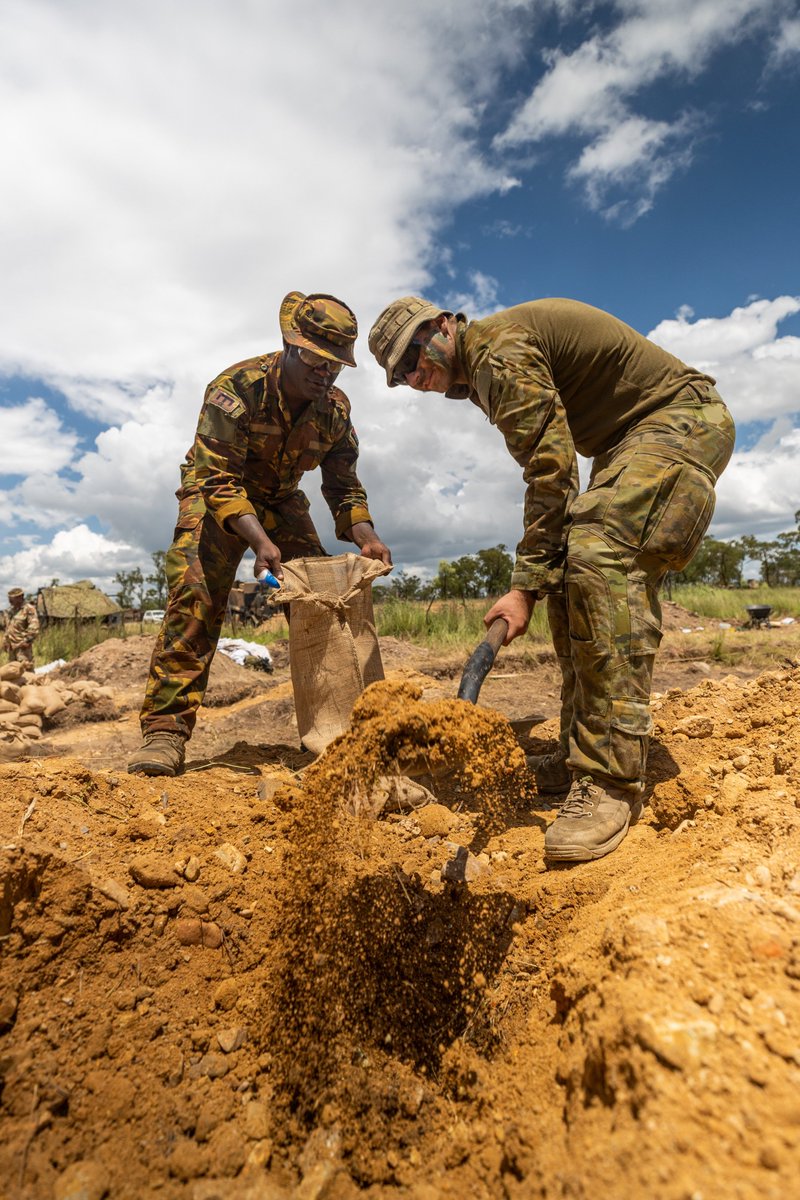 ChiefAusArmy's tweet image. Great to see #AusArmy soldiers from the 3rd Combat Engineer Regiment (3 CER) working with #OurPartners from the Papua New Guinea Defence Force.

The training activity allowed us to work closely with our #PNGDF partners to build interoperability.

🔗defence.gov.au/news-events/ne…