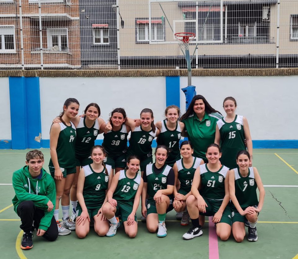 Éxito en las Semis para el infantil femenino B2 que disputará la final de Liga en Abril. Felicidades Andrea y Uruel y a prepararse bien!👏👏💪👍🏻💚