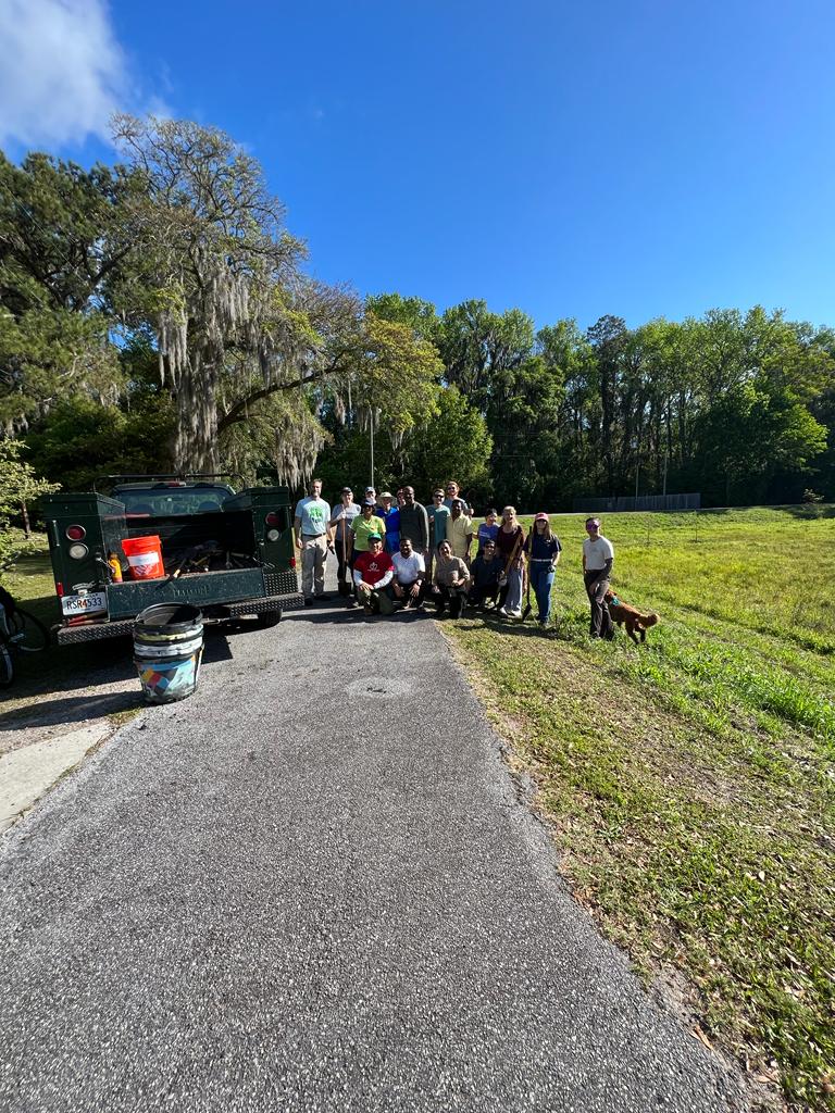 BhabaniSankarT5's tweet photo. Earth hour: 
Tree planting @FernwoodPark with Nick Deffley and others.

#crdfg #WorldOregon #singlecountryprogram #savannah #america #Georgia #gciv #departmentofinterior #exchangeprogram #india #Odisha https://t.co/nB6dfZtrm7