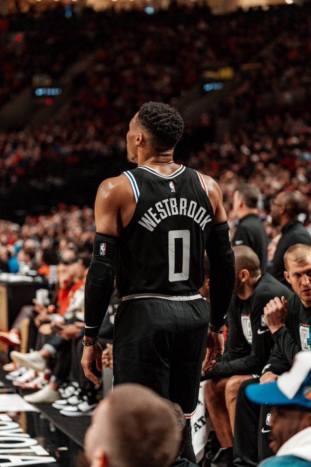 luckyfunhoops's tweet photo. Pinning this until Russell Westbrook win a ring https://t.co/4pC4j5wB4X