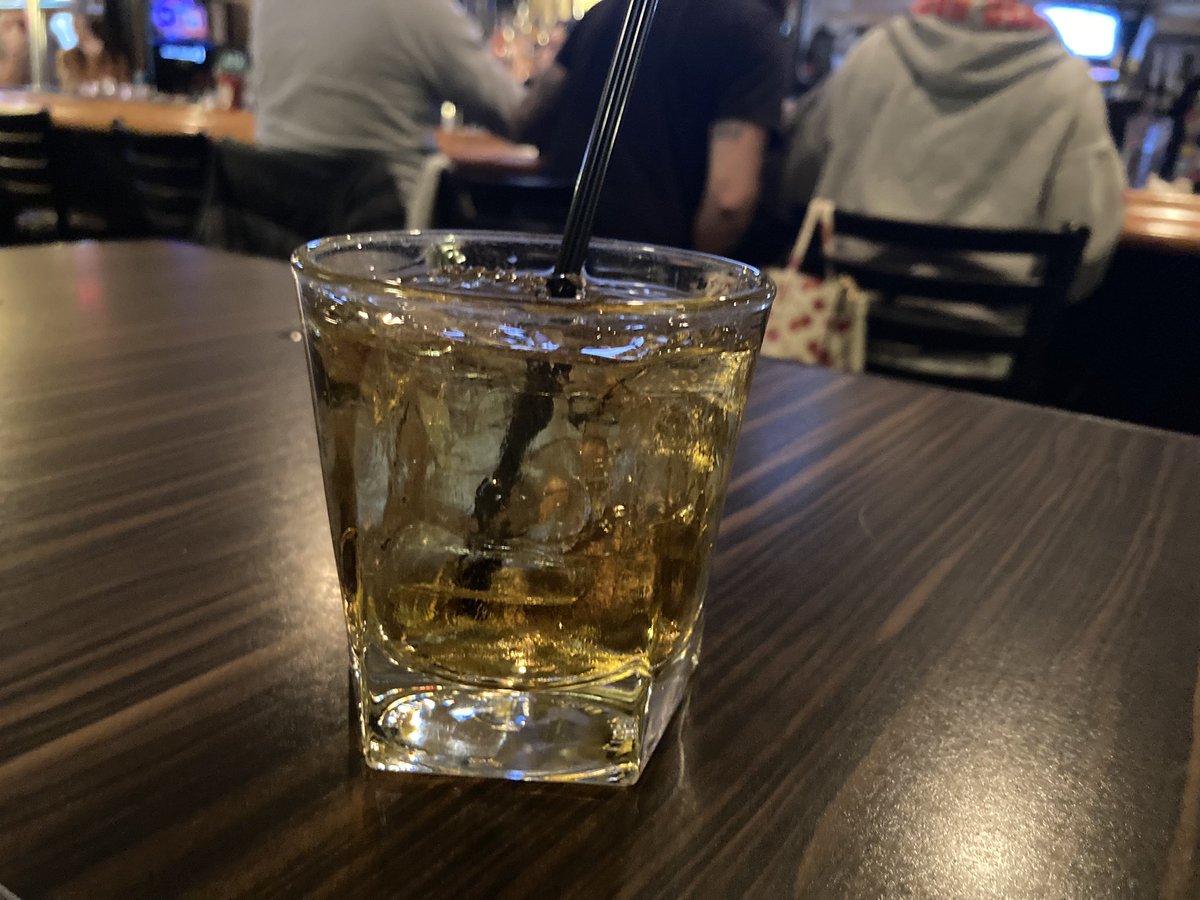 MarcHurBoston's tweet photo. Saturday night. #Cagneys https://t.co/RO8PeOekrh